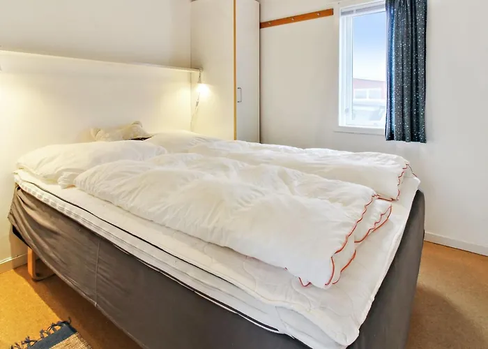 Blomma - 350m From The Sea By Interhome